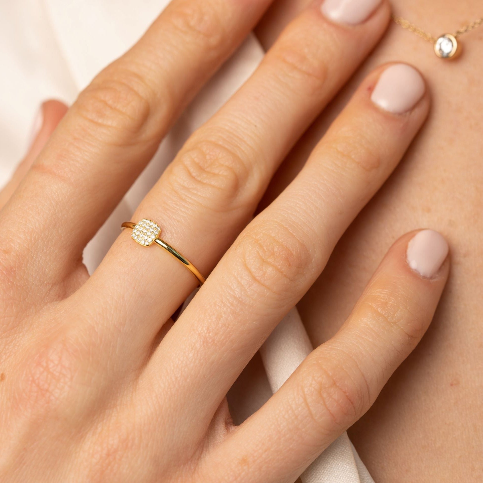 Anillo Pavé Diamantes Cuadrado