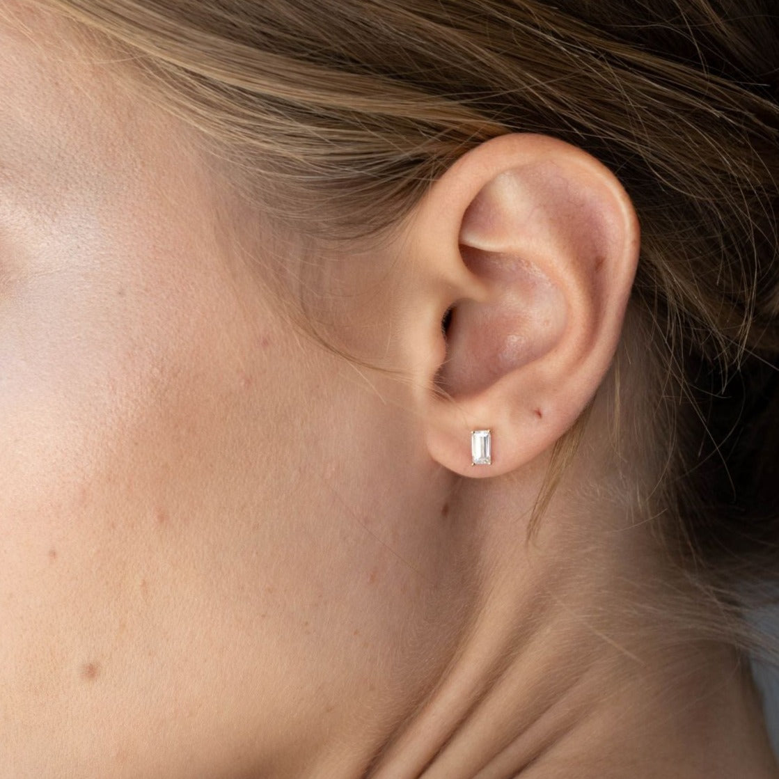 Aros Grifa con Diamante Esmeralda