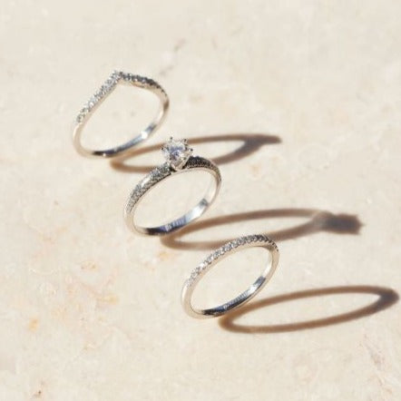 Anillo Medio Cintillo de Diamantes